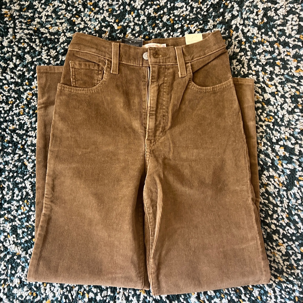 Levi’s Corduroy ribcage ankle straight Size 26x29